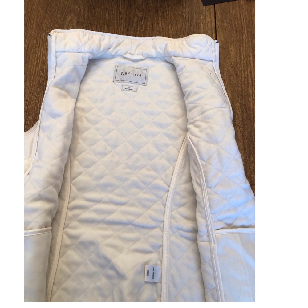 White, Van Huesen quilted zip up vest, XS! - Picture 2 of 4